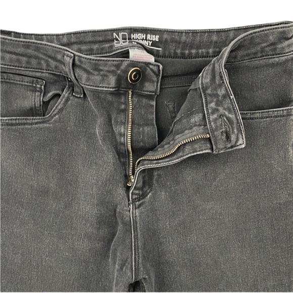 No Boundaries High Rise Skinny Jeans - Picture 6 of 8